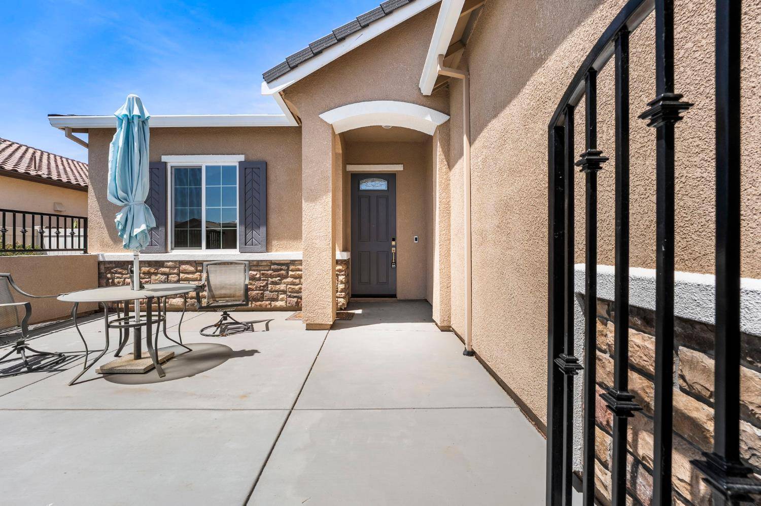 Sacramento, CA 95834,4456 Danube River LN