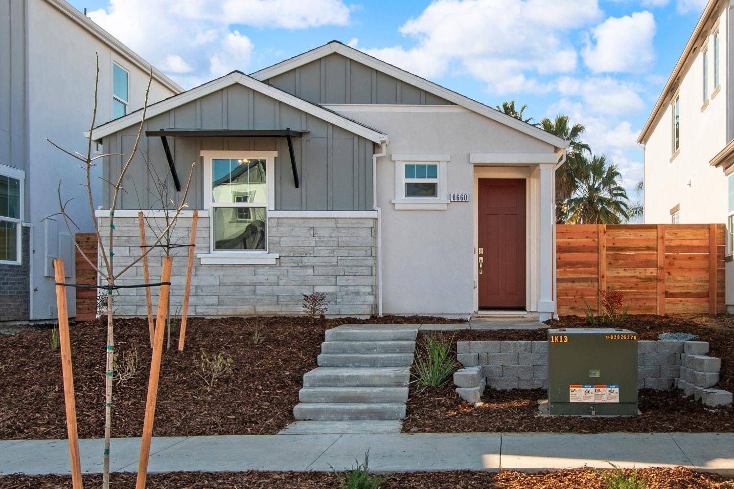 Sacramento, CA 95823,8660 Starburst WAY