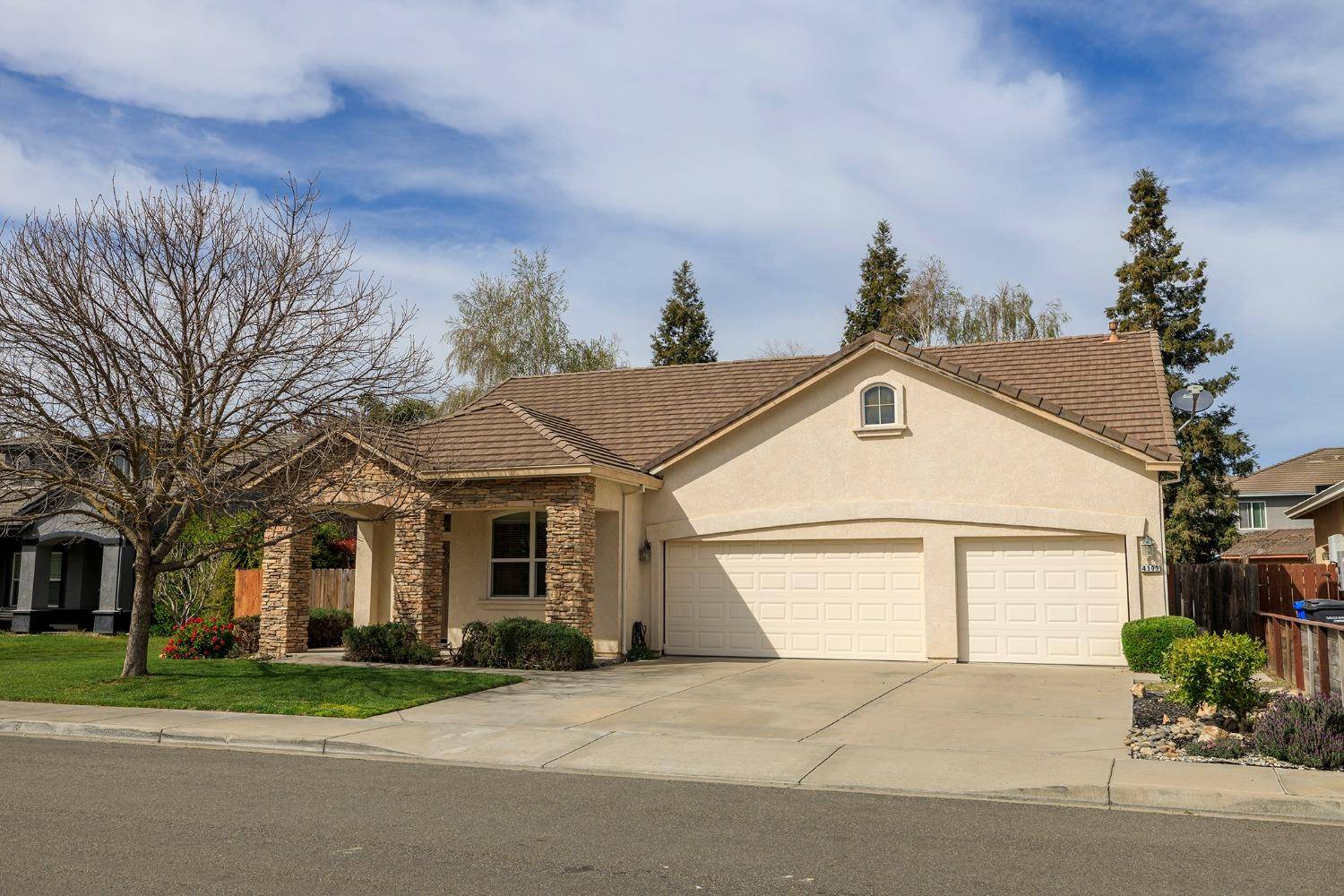 Denair, CA 95316,4303 Pimentel DR