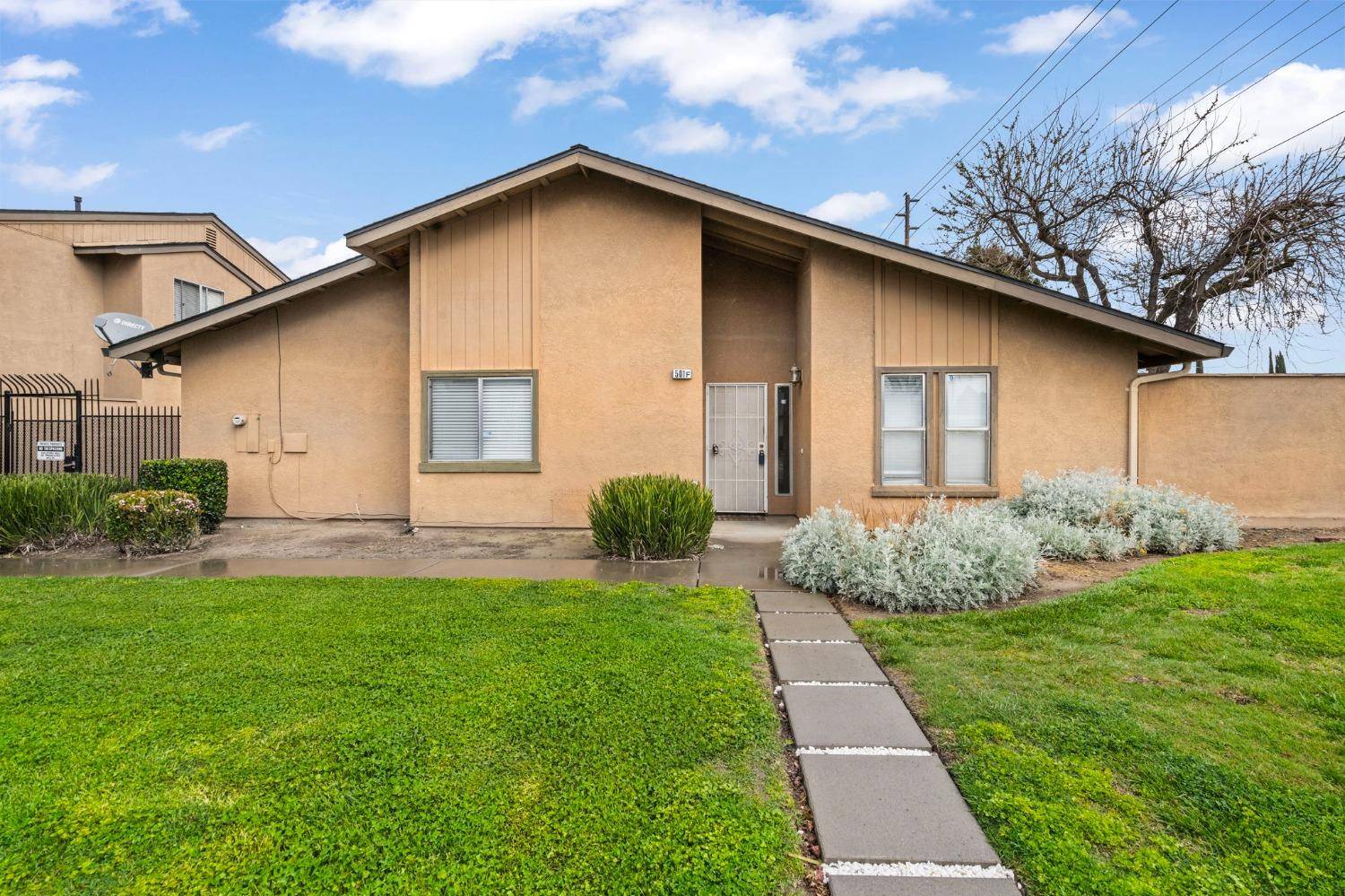 Modesto, CA 95354,501 Lincoln AVE #F