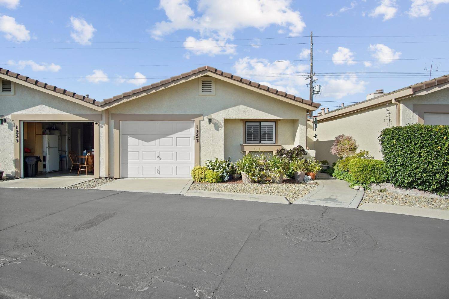 Turlock, CA 95382,1253 Trinity WAY