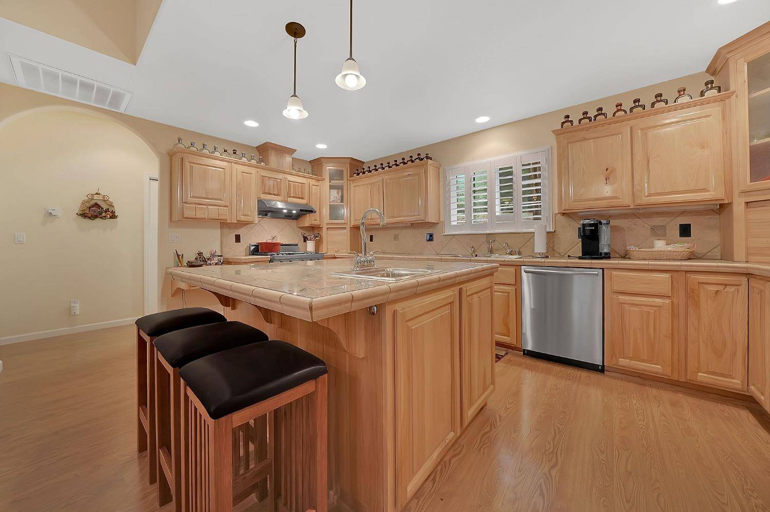 Pioneer, CA 95666,18120 Circle View DR