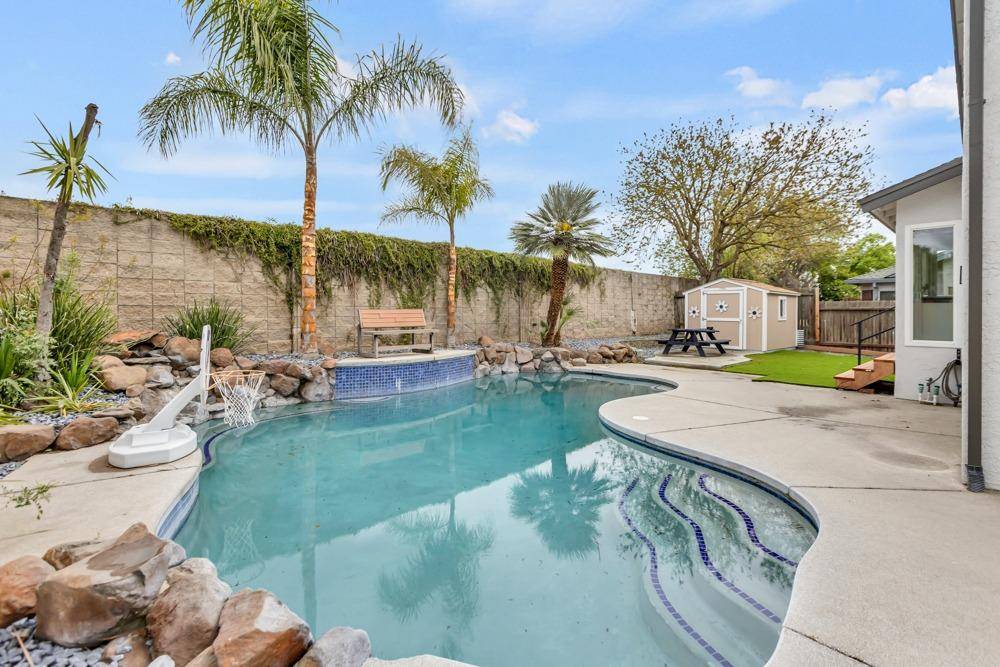 Elk Grove, CA 95624,9879 Falcon Meadow DR