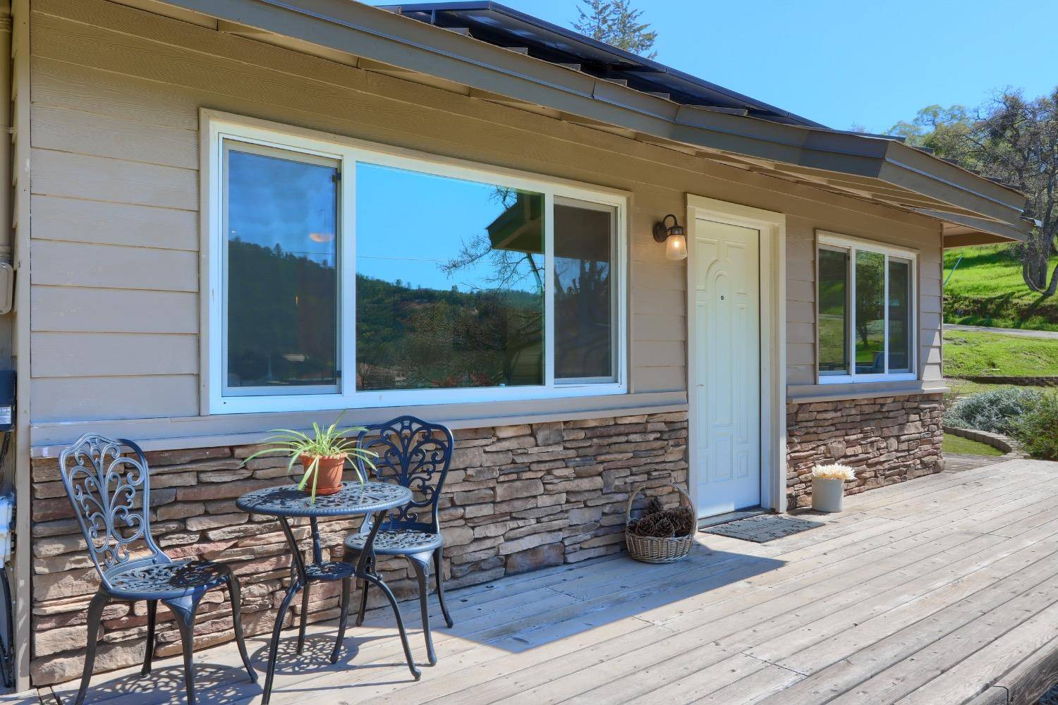 Mariposa, CA 95338,5023 Smith RD
