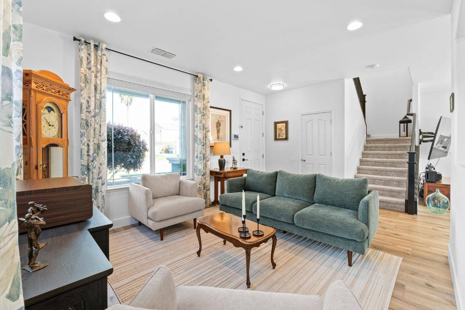 Olivehurst, CA 95961,1566 Garnet WAY