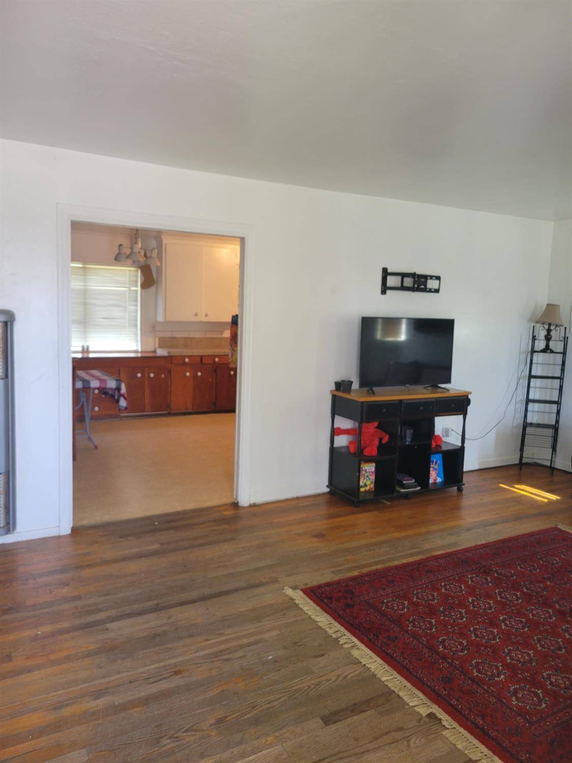 Sacramento, CA 95824,6021 Camellia LN