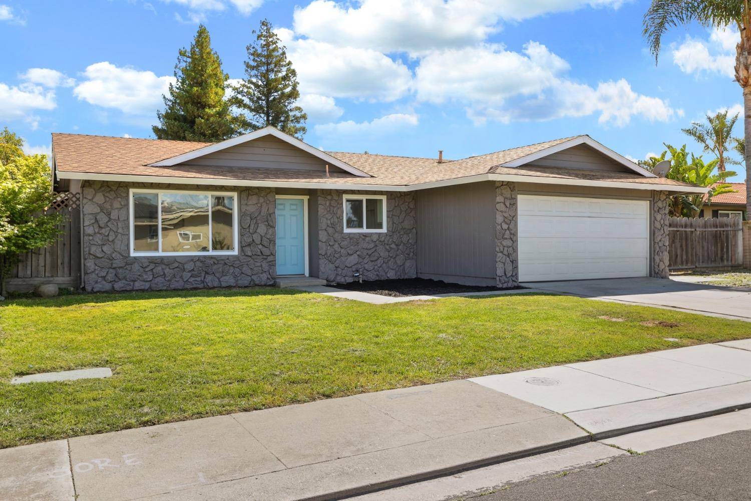 Manteca, CA 95336,660 Sandalwood LN