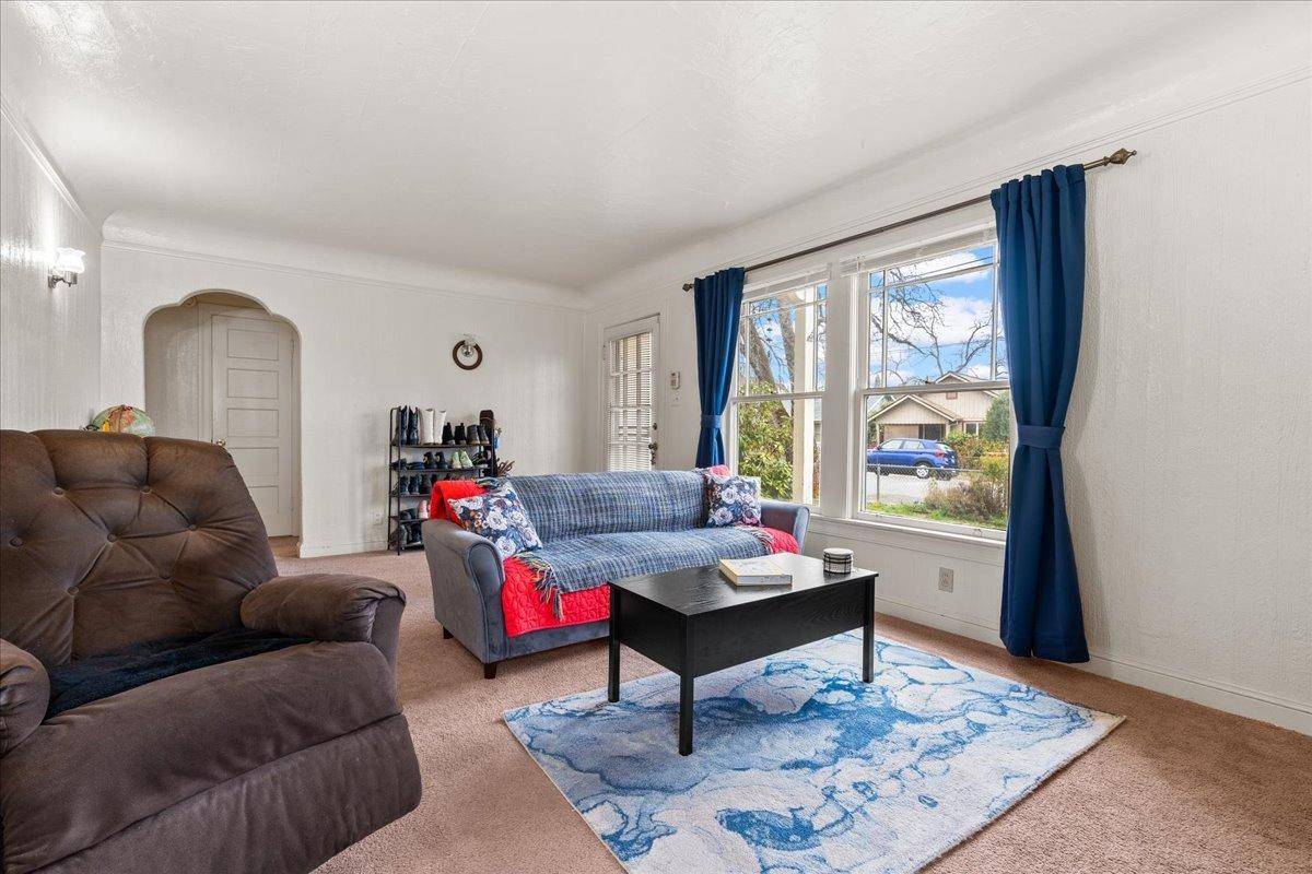 Grass Valley, CA 95945,367 Clark ST