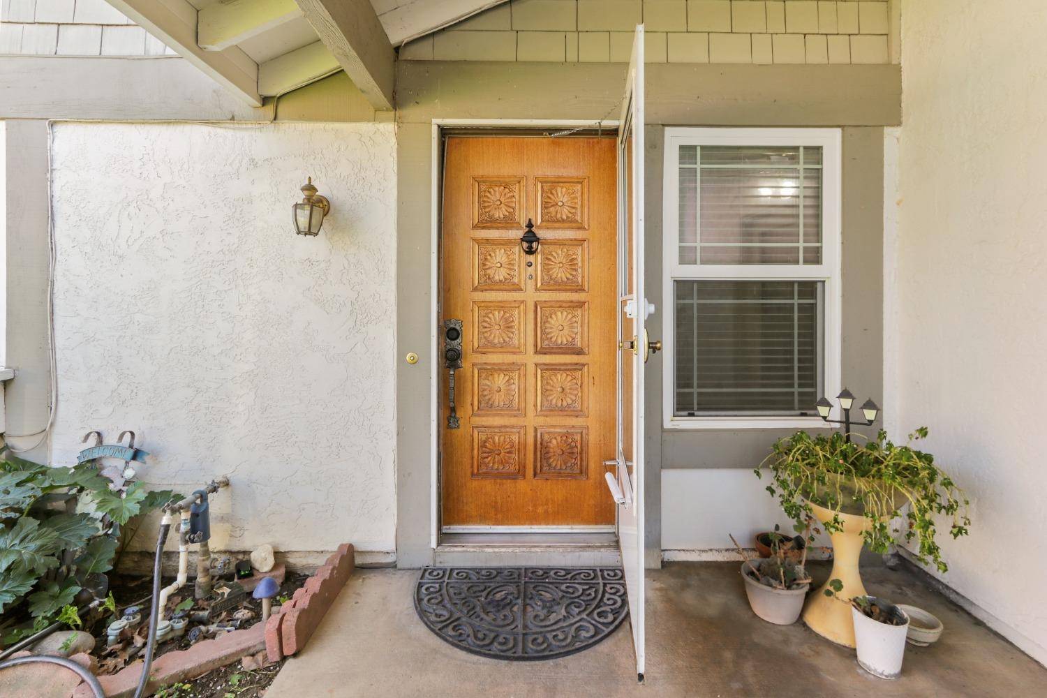 Sacramento, CA 95826,9448 Williamette WAY