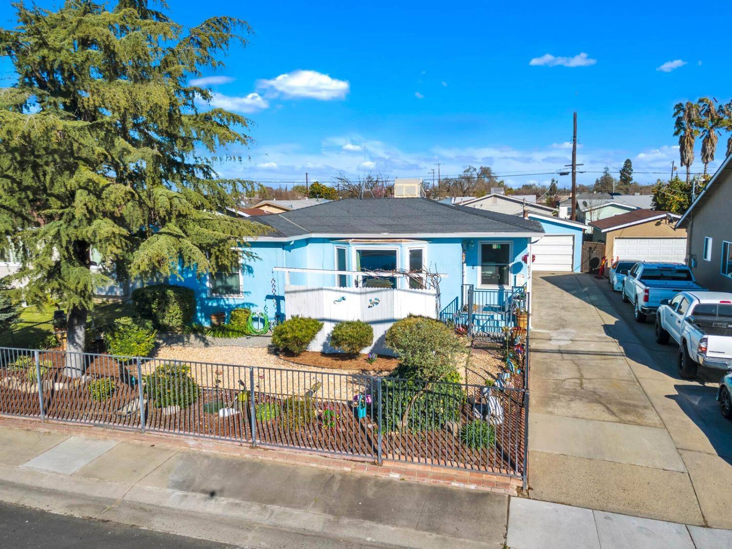 North Highlands, CA 95660,6220 Watt AVE