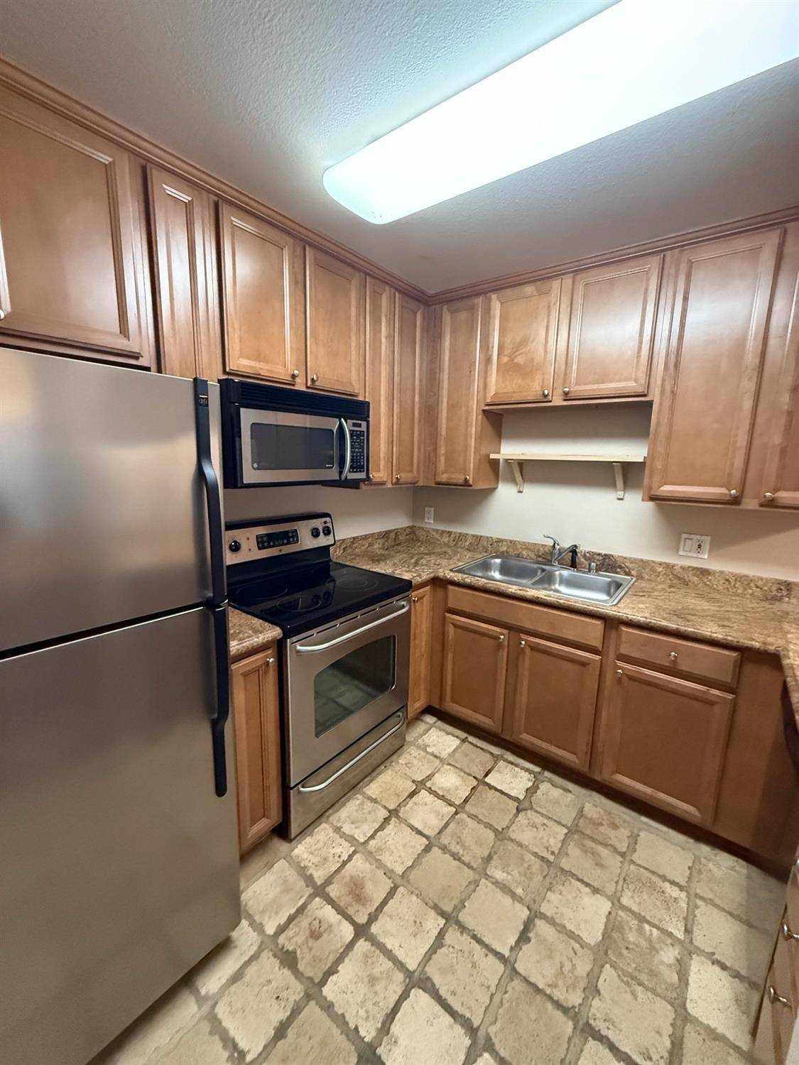 Sacramento, CA 95825,539 Woodside Oaks #1