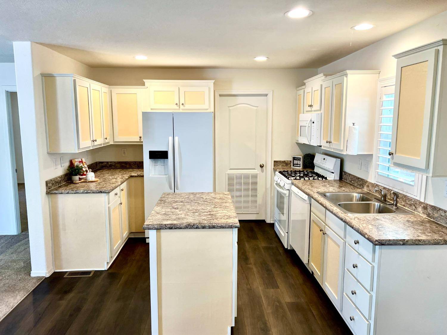 Citrus Heights, CA 95610,53 Saxton CIR #53