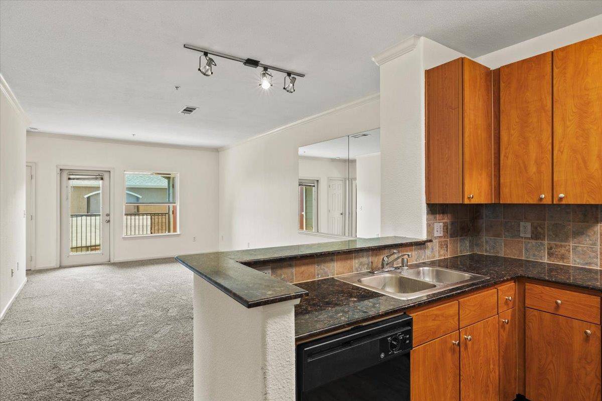 Antelope, CA 95843,8434 Walerga RD #232