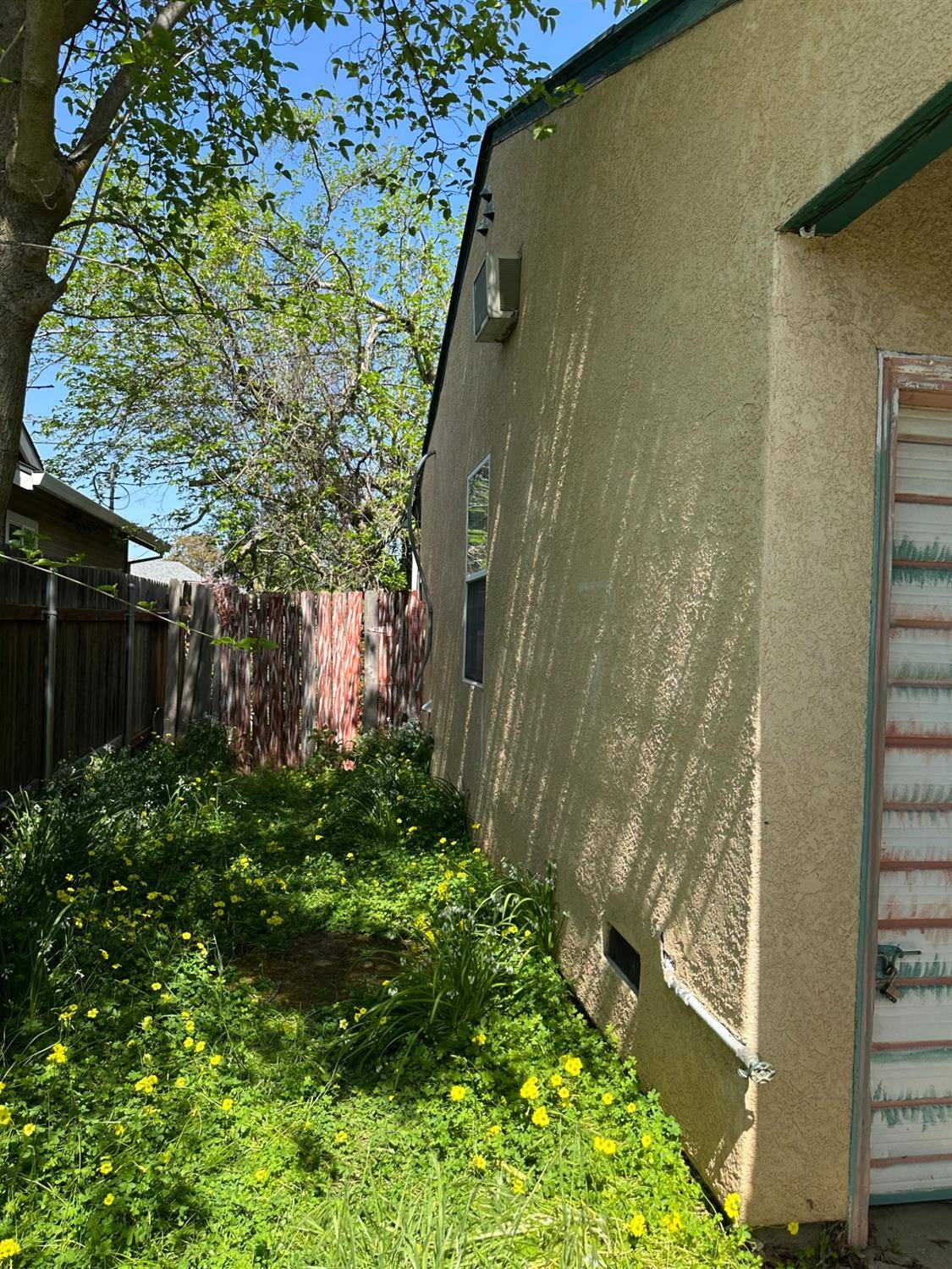 Sacramento, CA 95815,1021 Frienza AVE