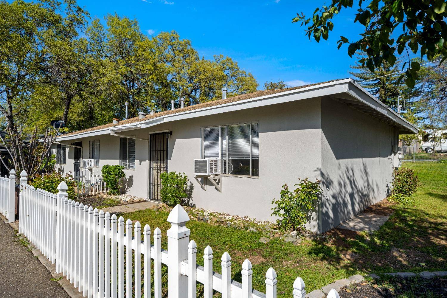 Auburn, CA 95603,852 Live Oak WAY