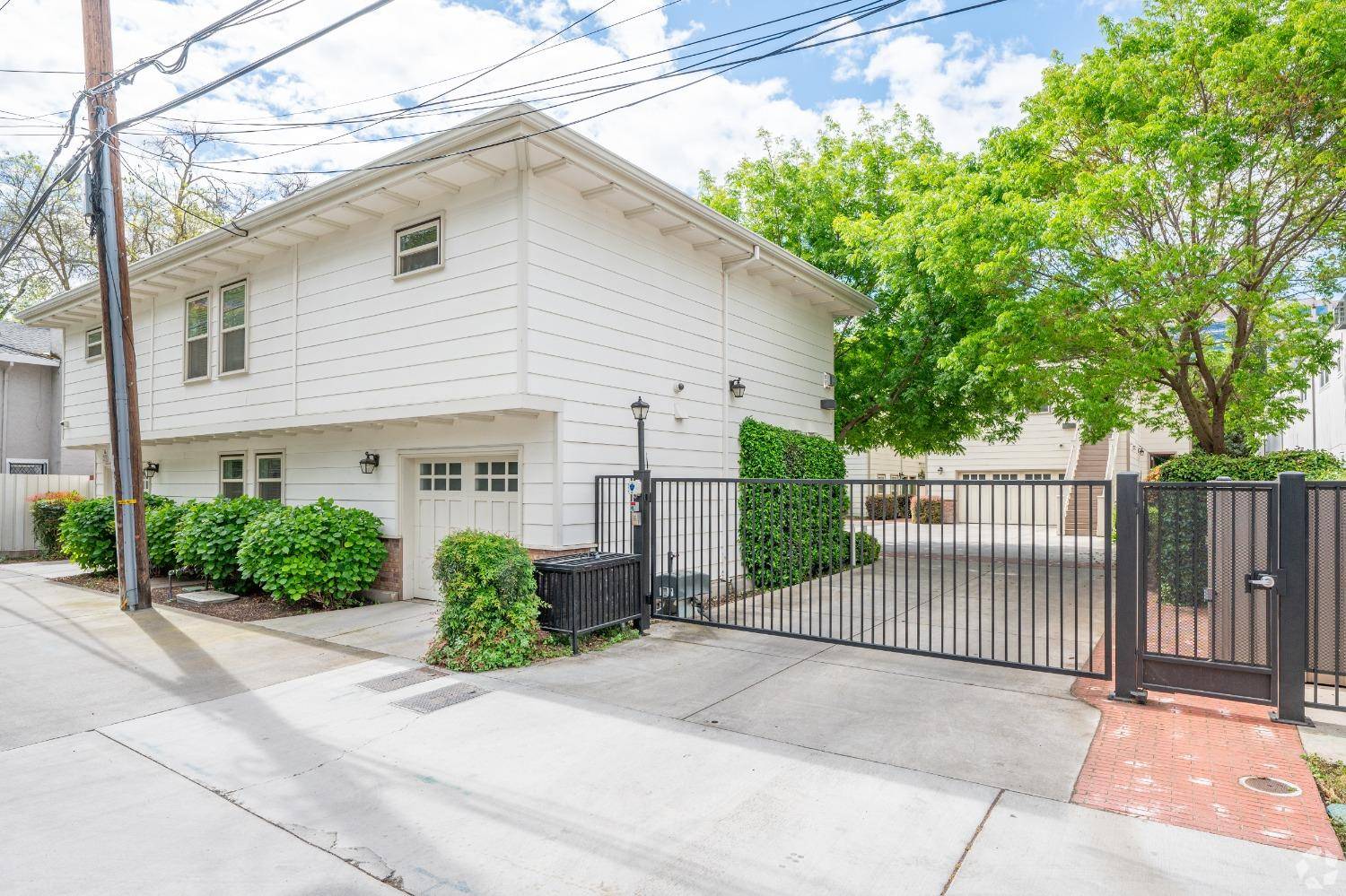 Sacramento, CA 95814,1323 G ST