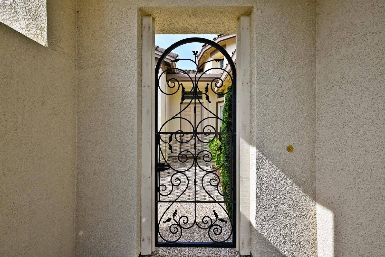 Lincoln, CA 95648,2182 Pebblestone LN