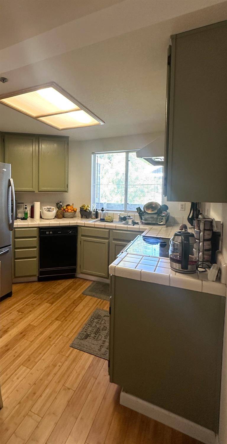 Hayward, CA 94541,233 Anderly CT #24