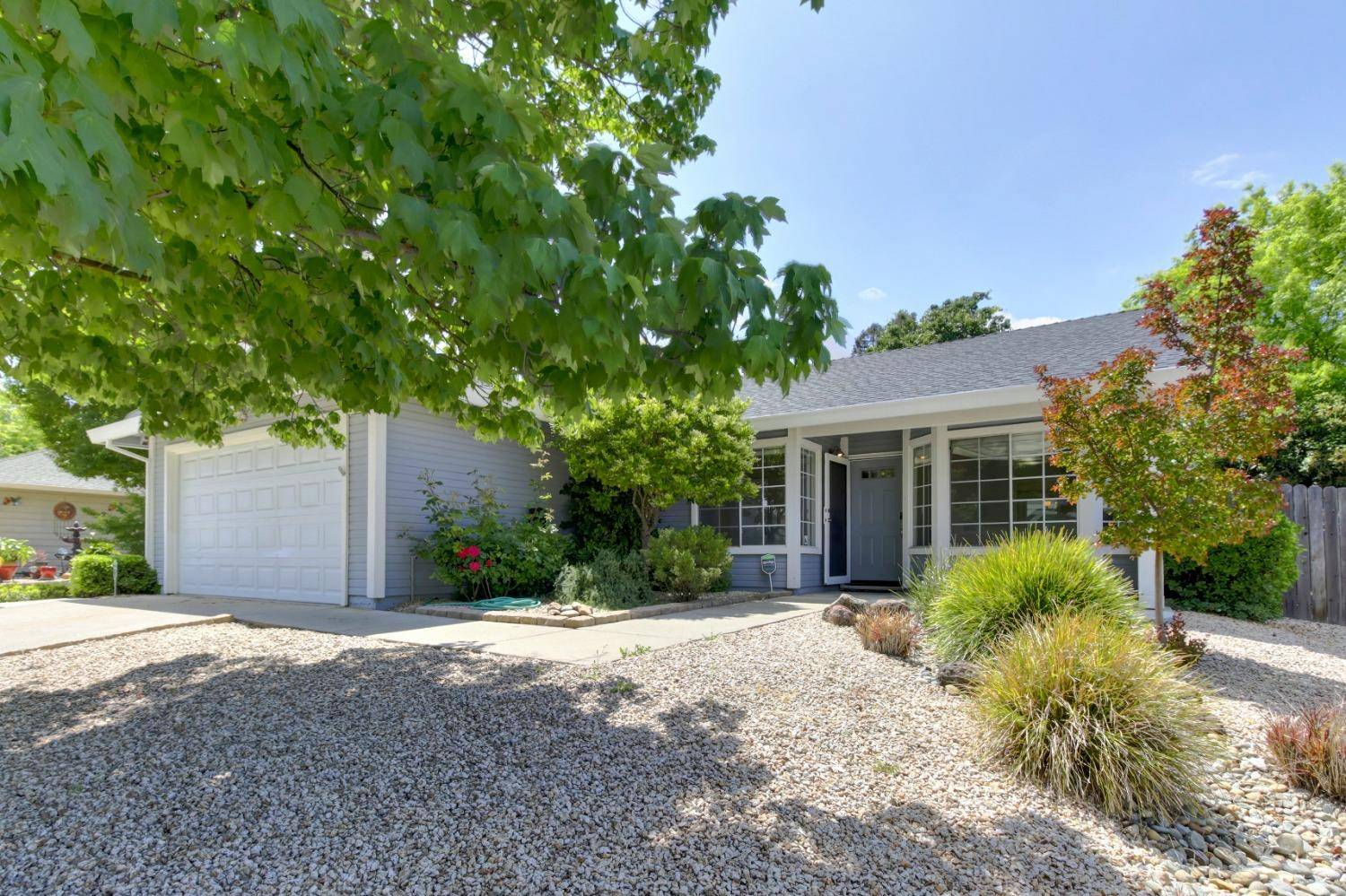 Sacramento, CA 95828,8166 Lakespring WAY