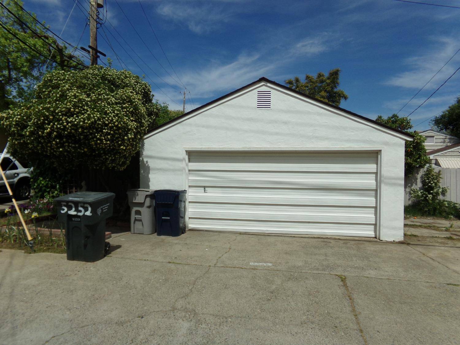 Sacramento, CA 95819,5252 H ST