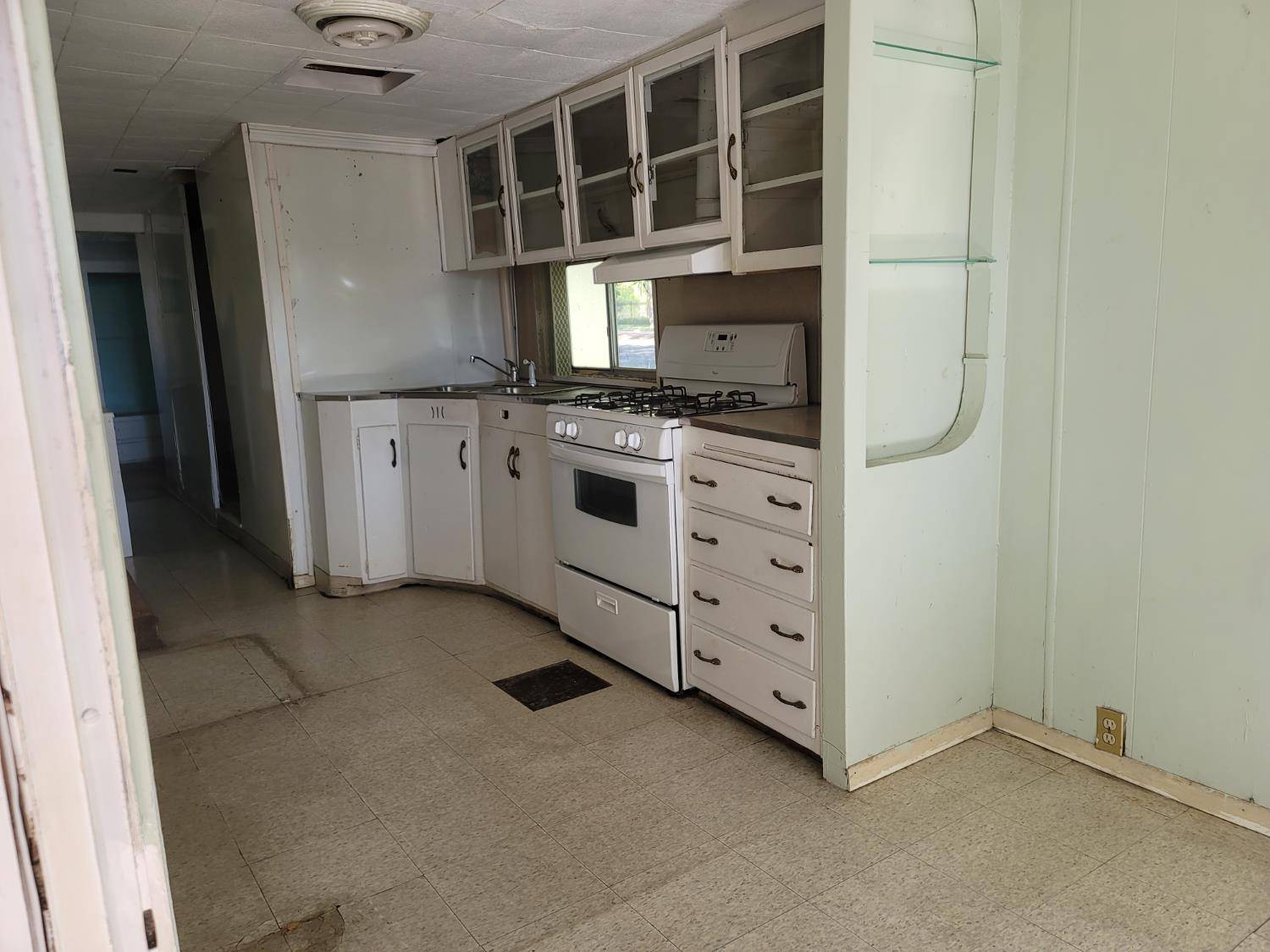 Roseville, CA 95678,908 Atlantic Street #32