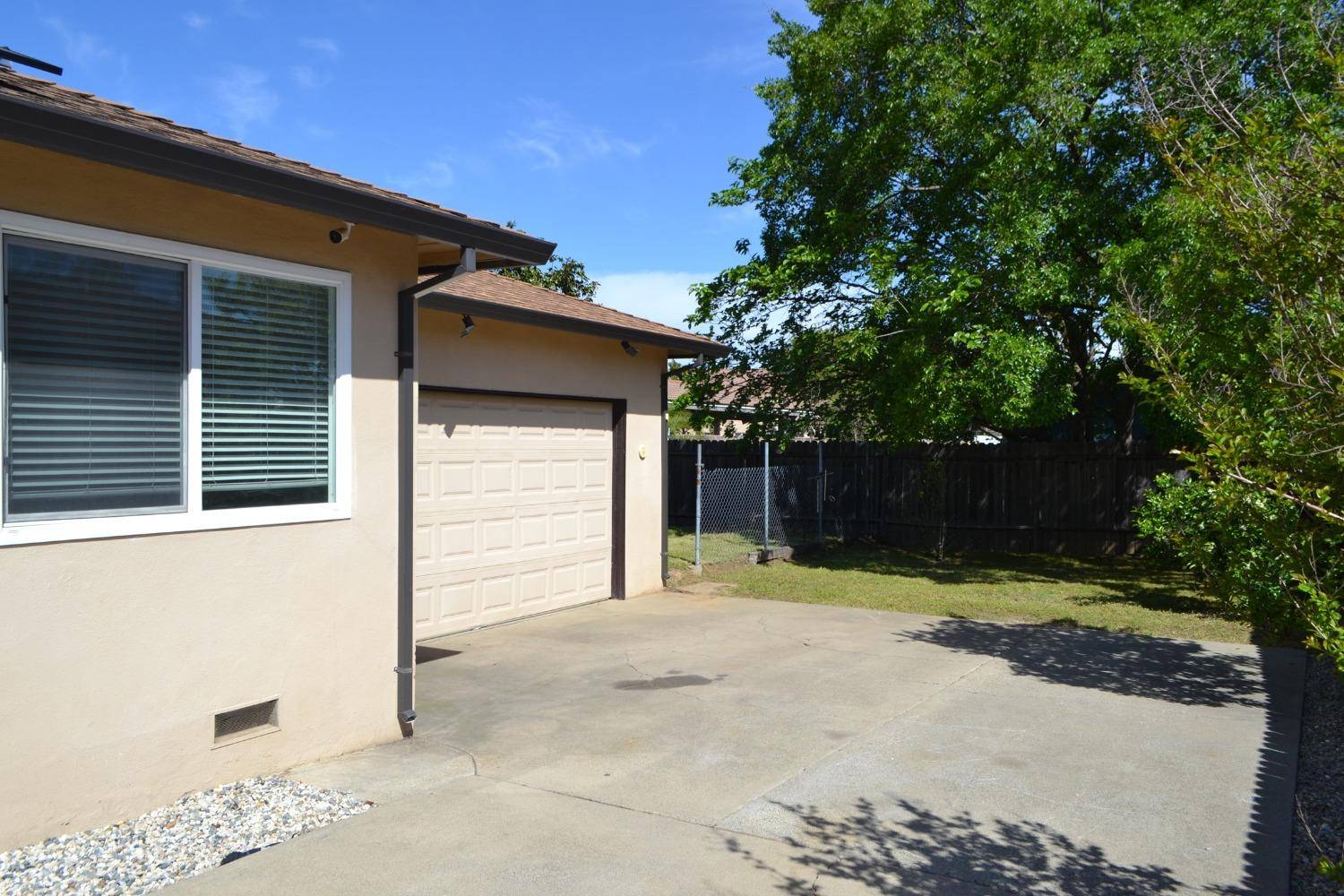 Sacramento, CA 95828,6207 Fowler AVE