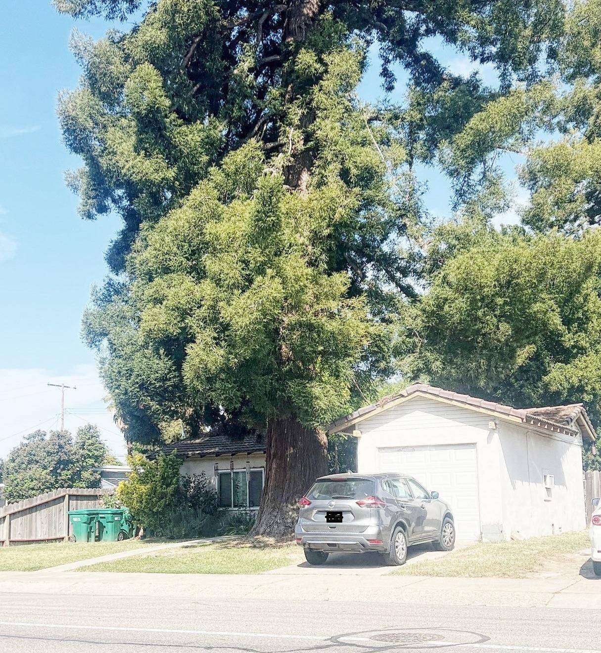 Lodi, CA 95242,728 N Mills AVE
