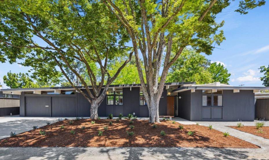 Sacramento, CA 95831,6441 Fordham WAY