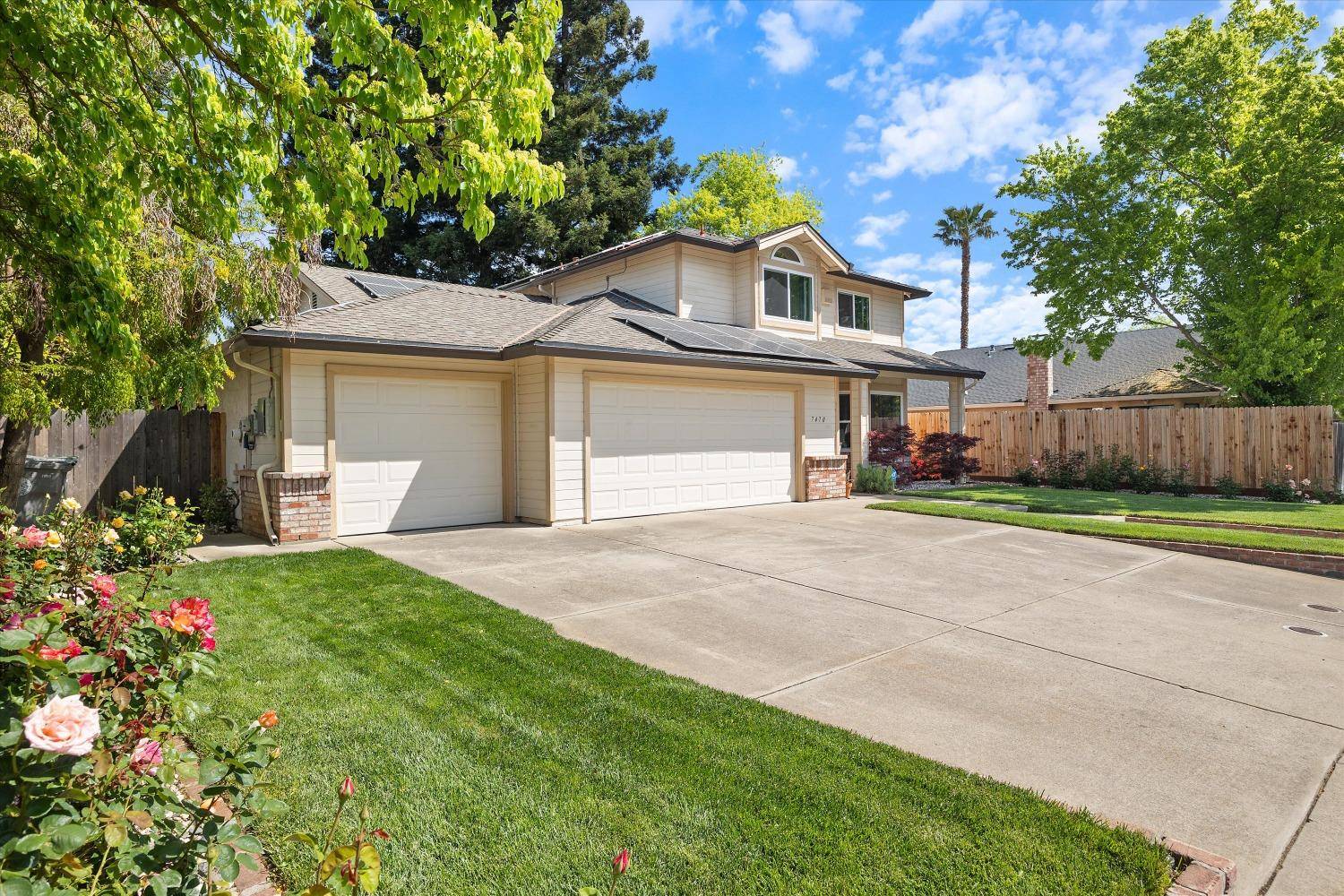 Sacramento, CA 95831,7470 S Land Park DR