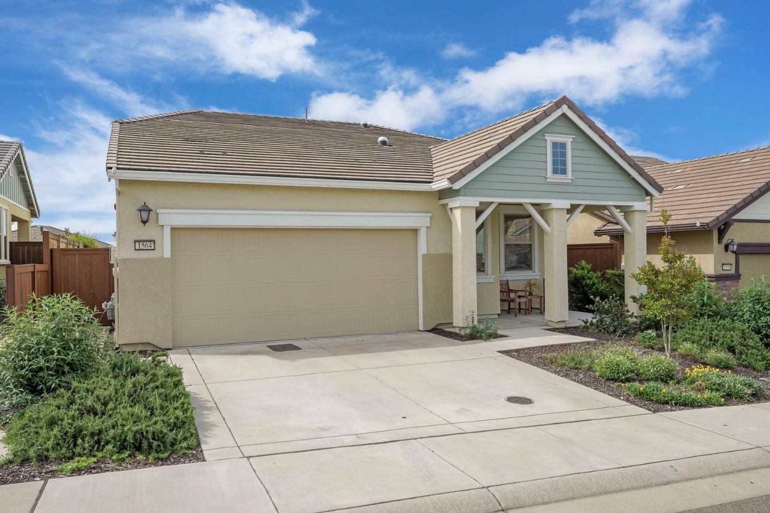 El Dorado Hills, CA 95762,1564 Haydin PL