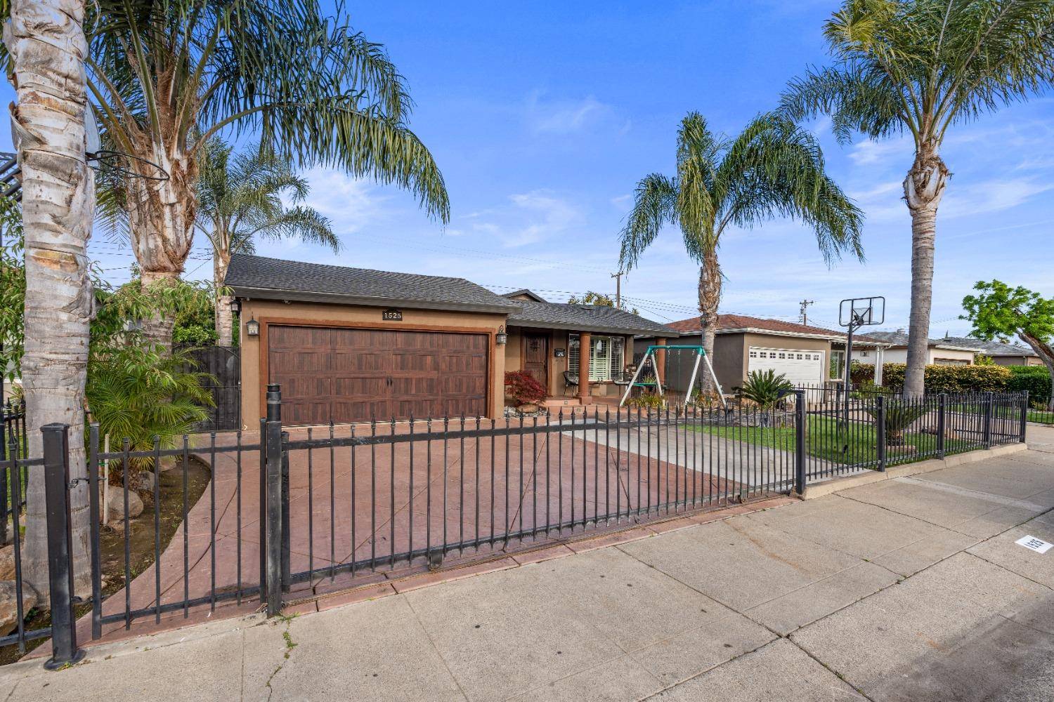 Lodi, CA 95240,1525 S Sacramento ST