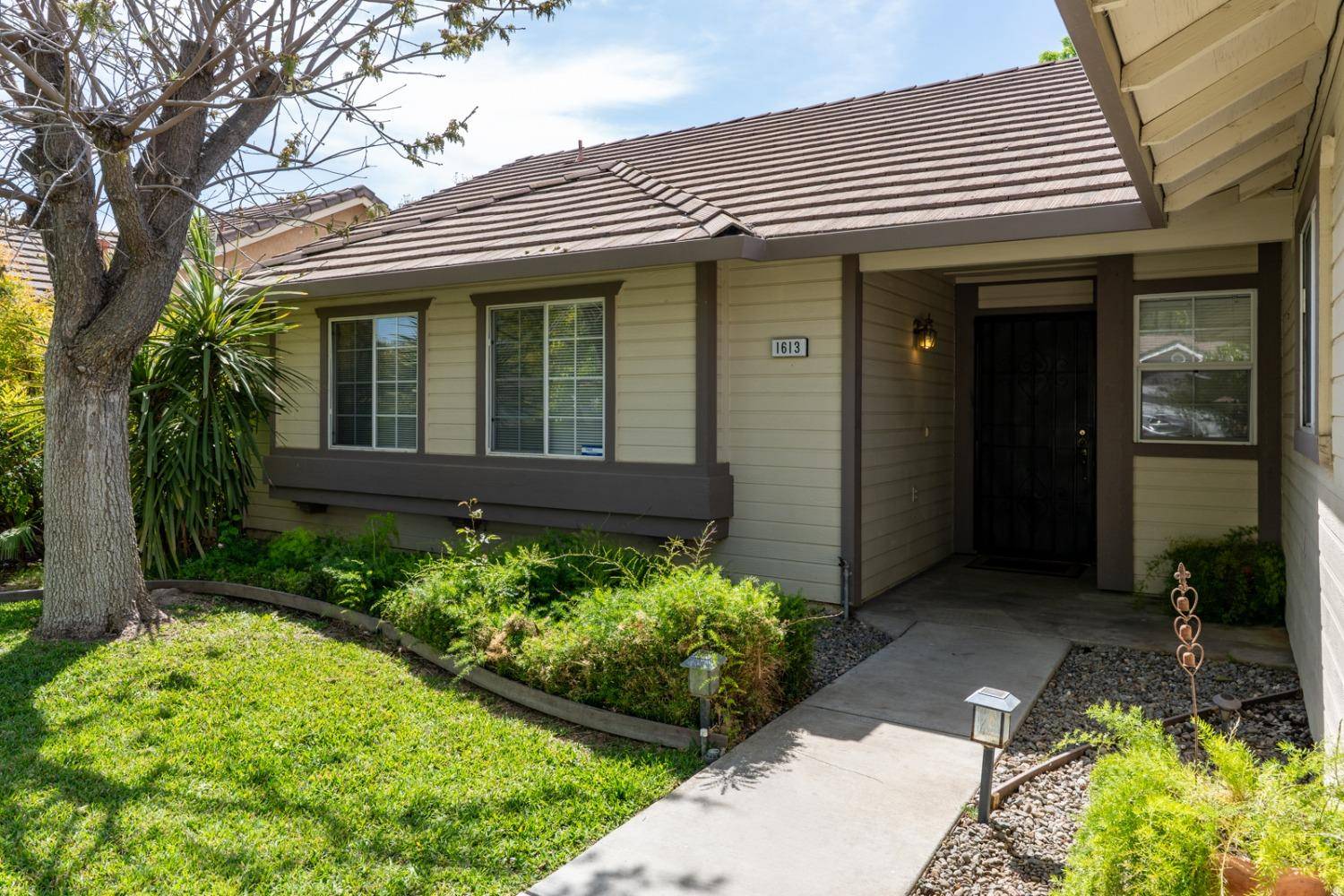 Los Banos, CA 93635,1613 Pomona ST