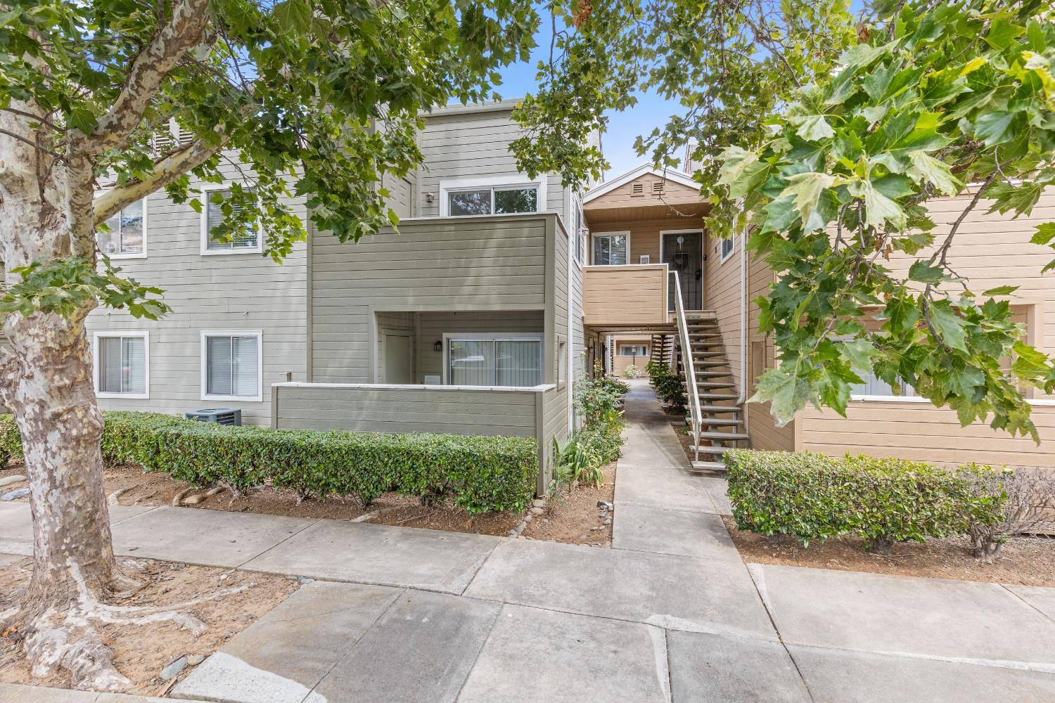 Sacramento, CA 95825,1019 Dornajo WAY #239