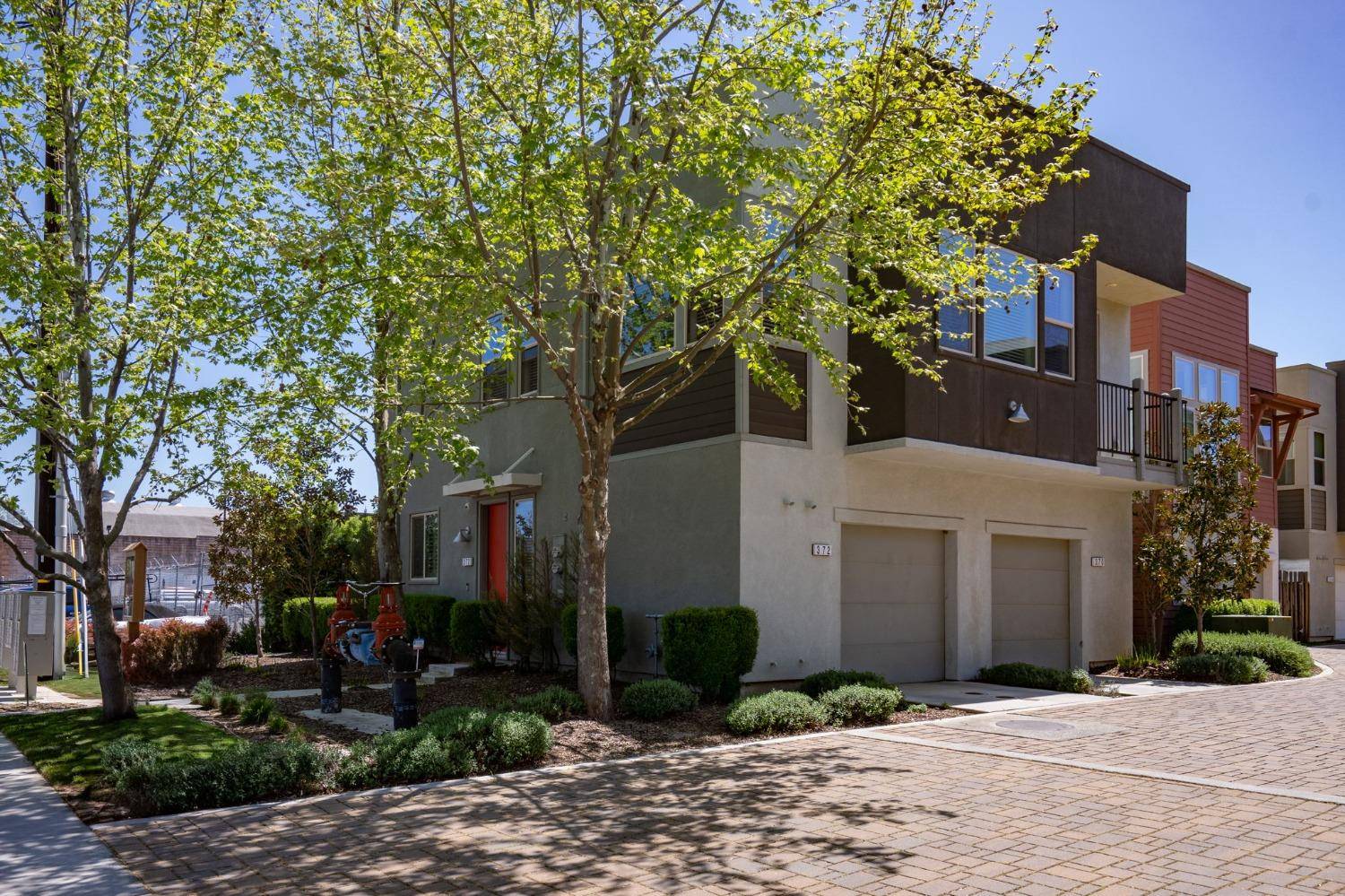 Sacramento, CA 95818,372 1st AVE