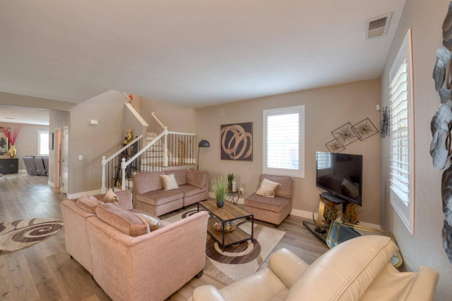 Patterson, CA 95363,319 Durer DR