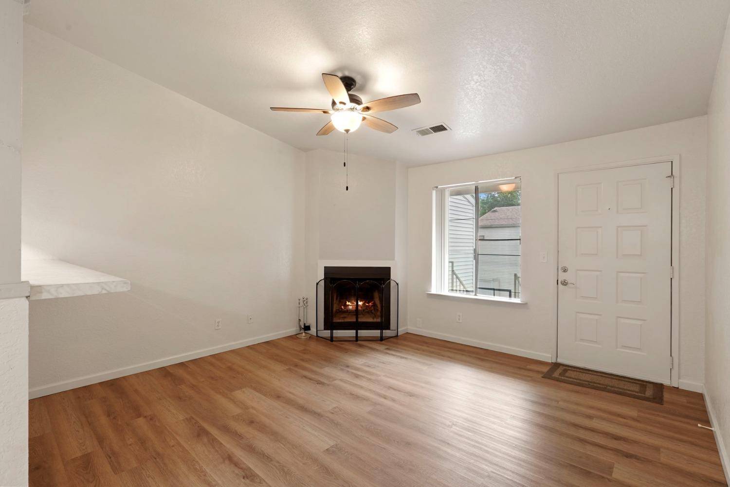 Lodi, CA 95240,2524 Winchester DR #9