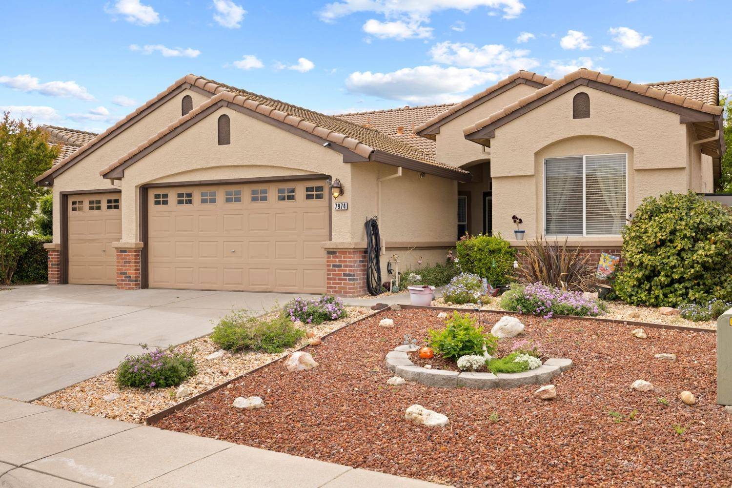 Sacramento, CA 95829,7974 Lavenham CT