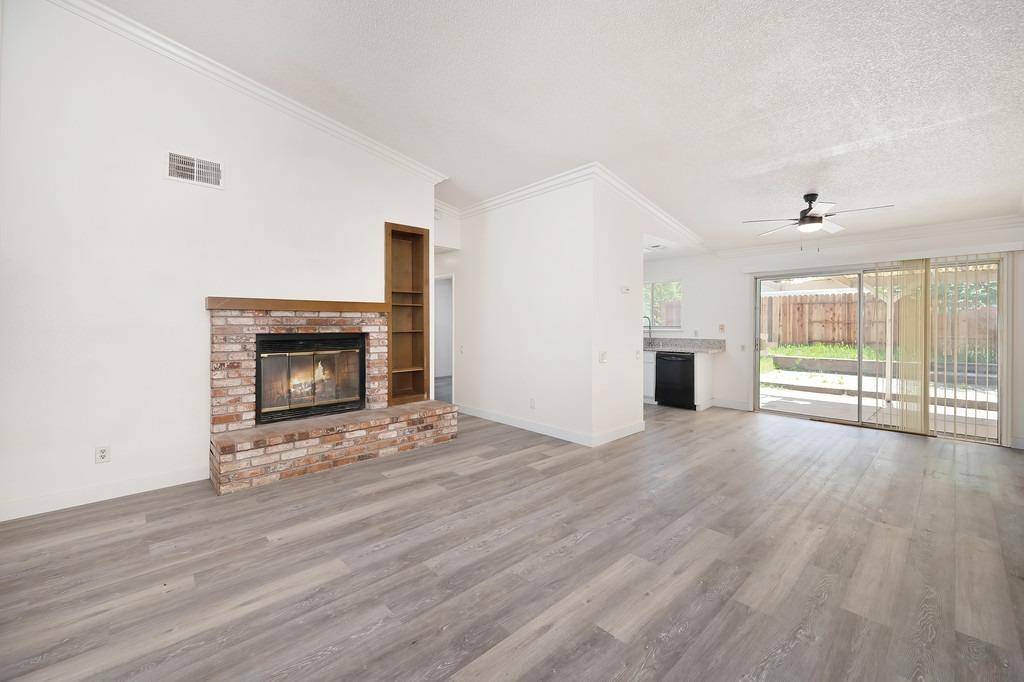 Sacramento, CA 95823,5072 Valley Hi DR
