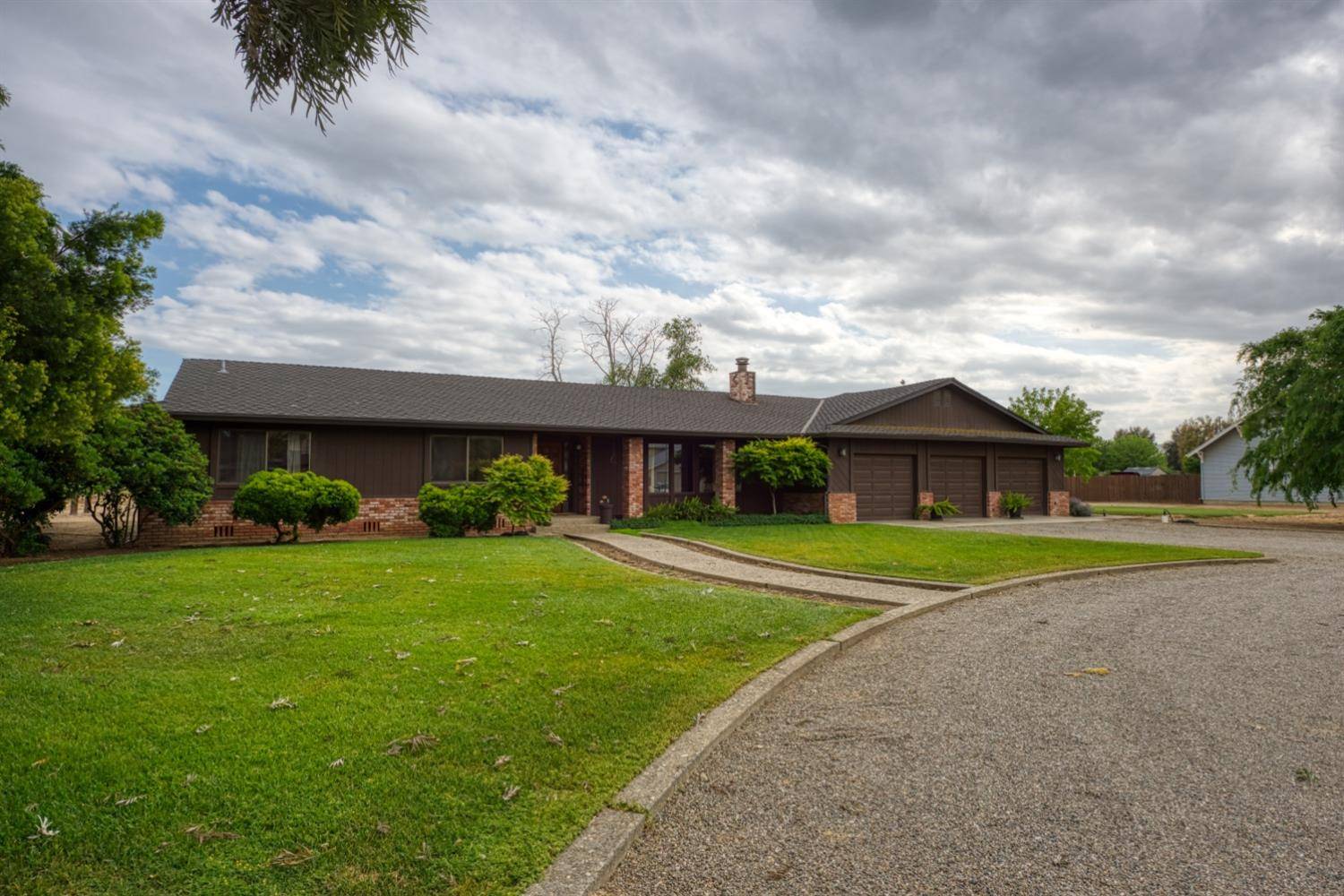 Patterson, CA 95363,654 Poppy AVE