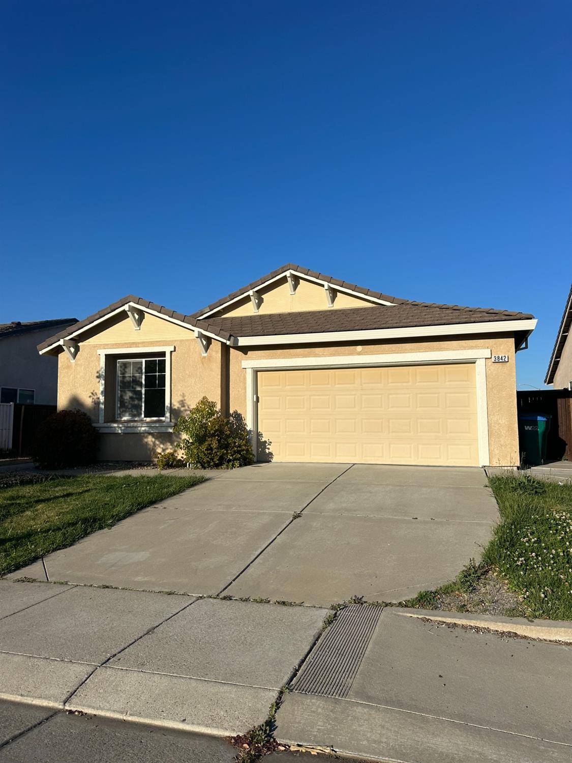 Stockton, CA 95206,3842 Holdrege