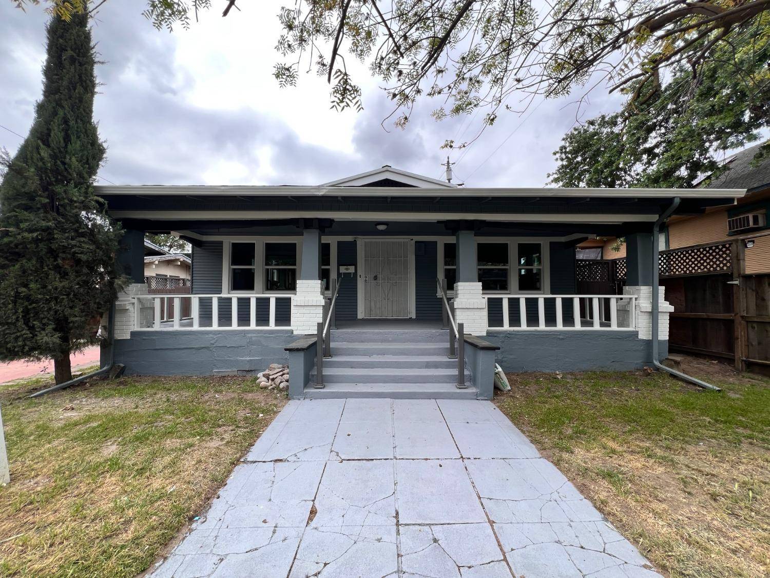 Stockton, CA 95203,524 W Oak ST