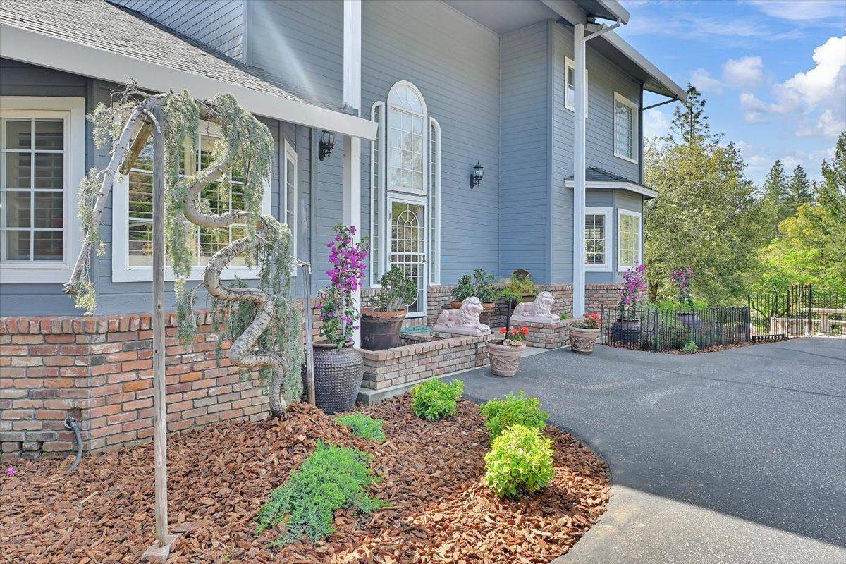 Colfax, CA 95713,1890 John Muir DR