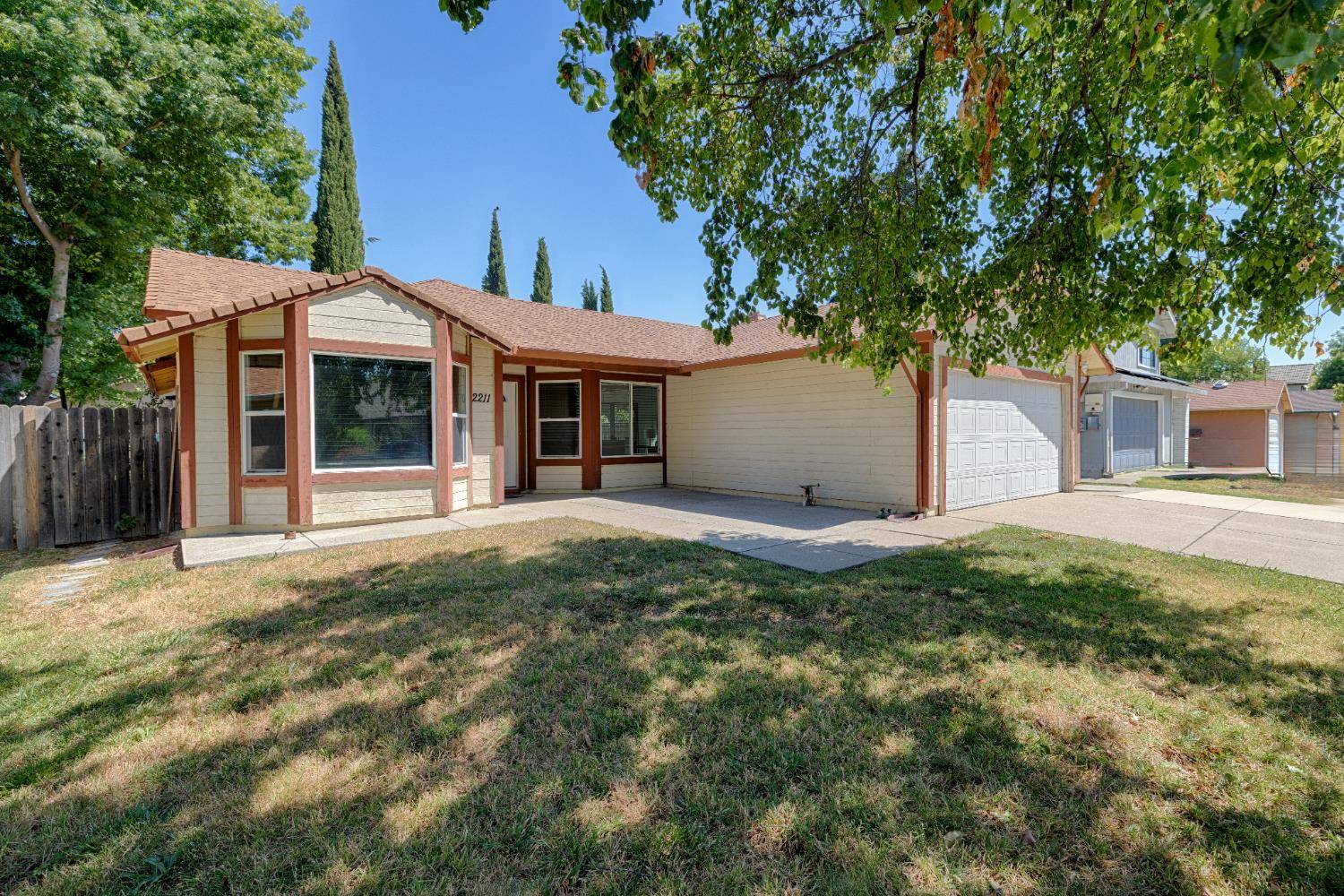 Sacramento, CA 95833,2211 Coroval DR
