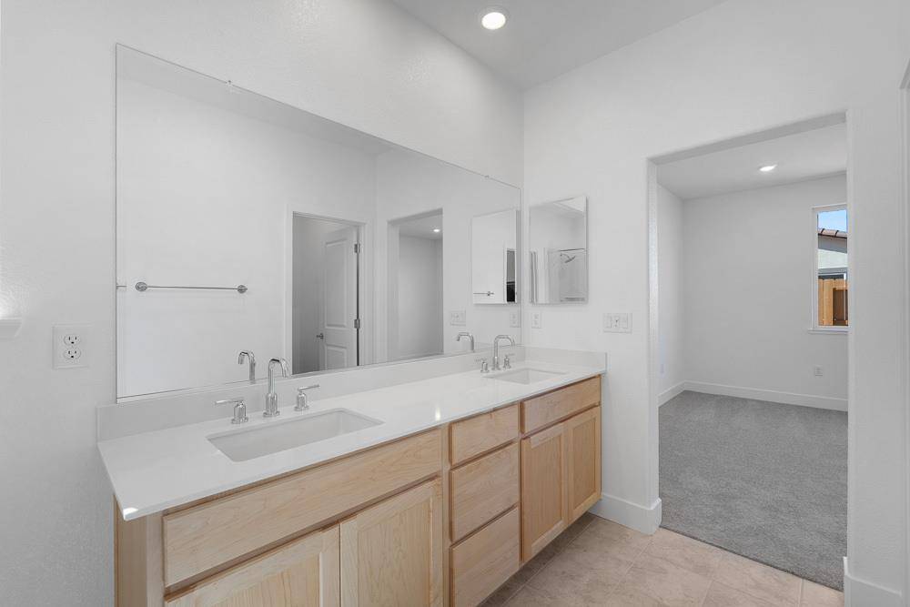 Sacramento, CA 95829,9845 Jeff Handy DR