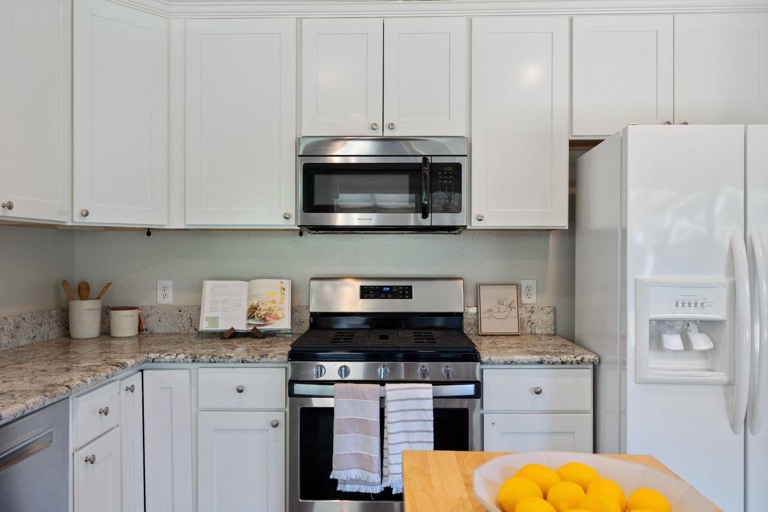 Sacramento, CA 95842,7055 Woodrick WAY