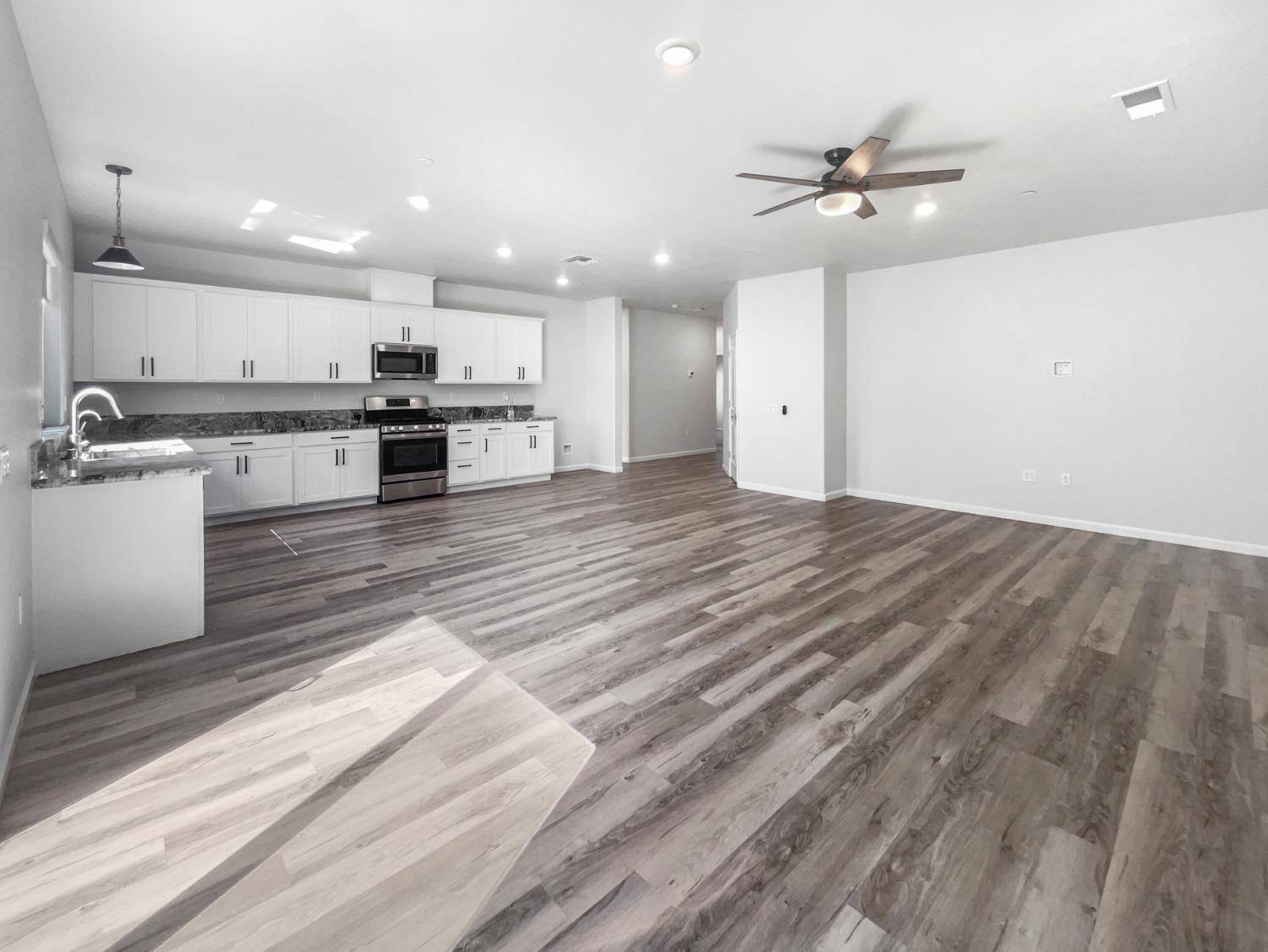 Olivehurst, CA 95961,1314 Abrozo WAY