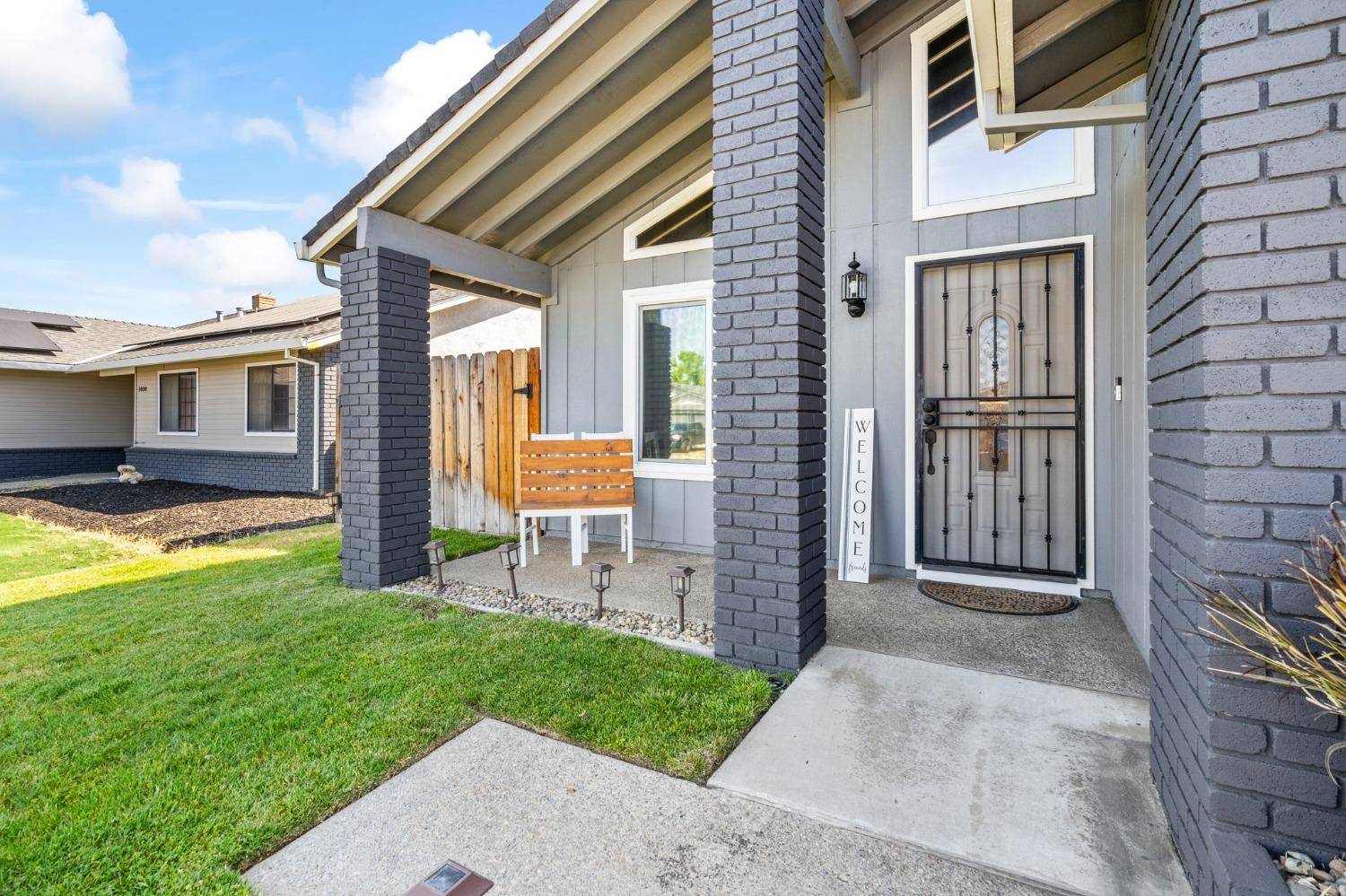 Manteca, CA 95337,1058 Locust AVE