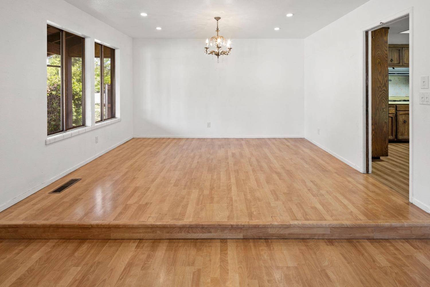 Carmichael, CA 95608,6903 Los Olivos WAY