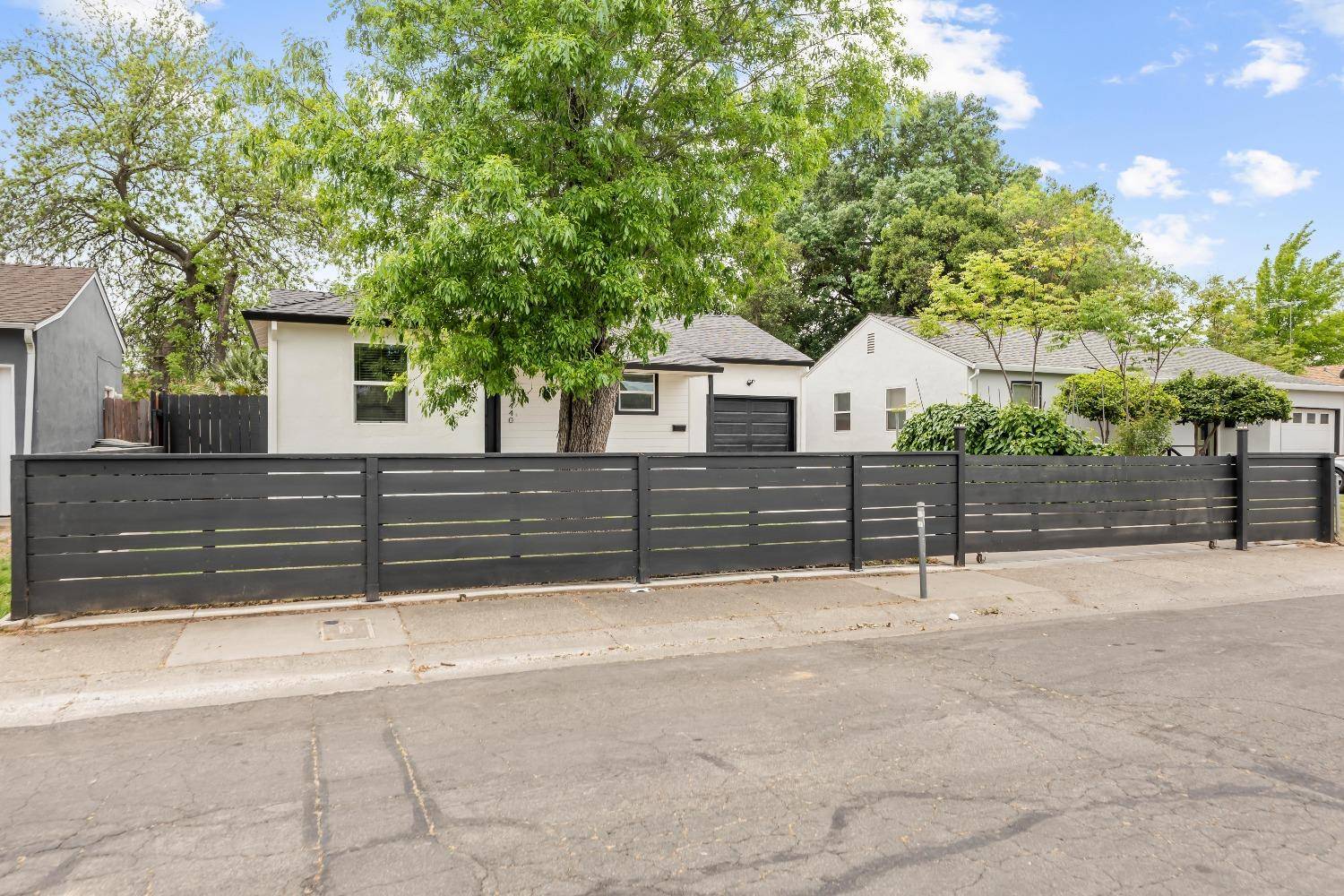 Sacramento, CA 95822,1440 Stoddard ST