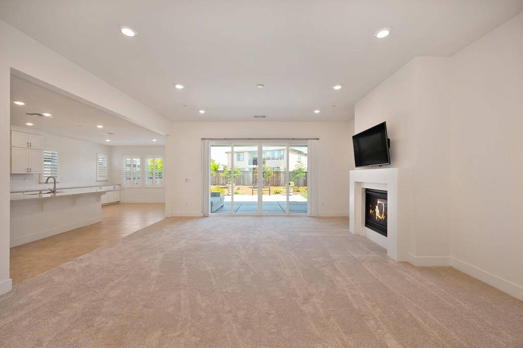 Folsom, CA 95630,3532 Heron CT